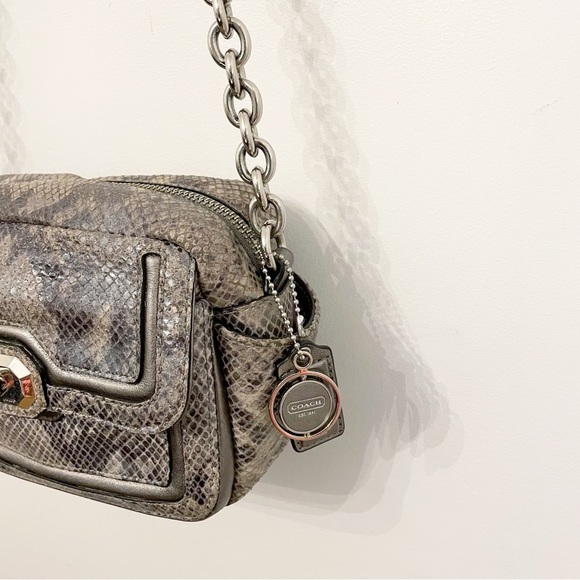 Coach Cambell Me Iridescent
Gray Leather Python F24849
Crossbody - Picture 6 of 16